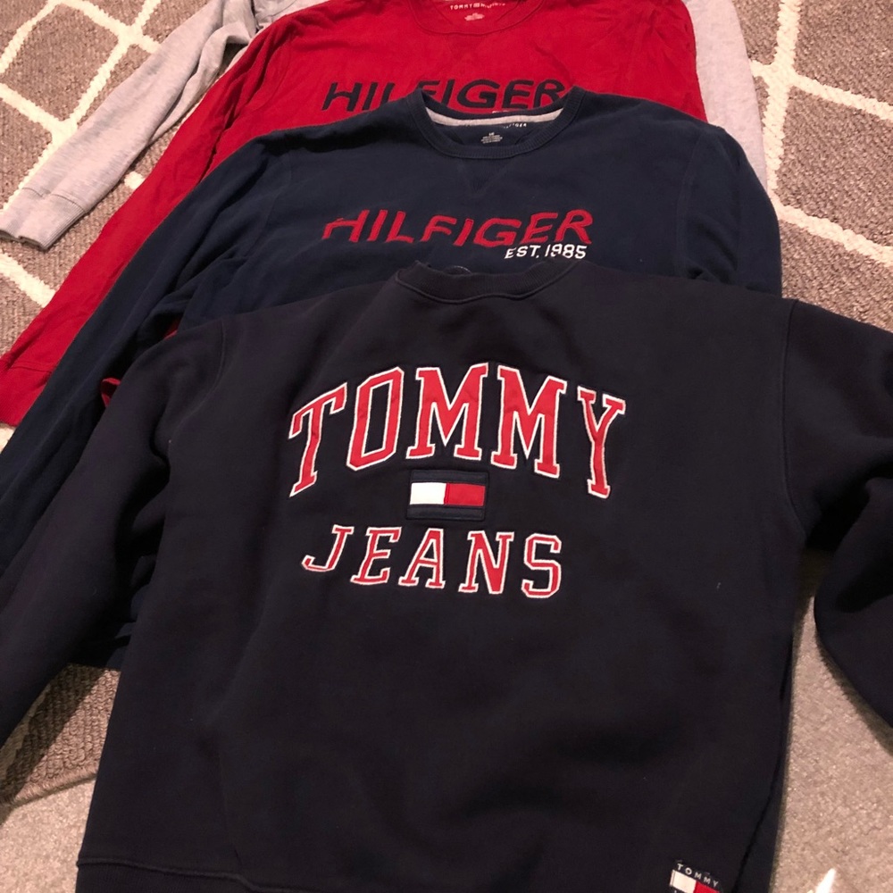 Tommy Hilfiger used long sleeve Bundle Size Large